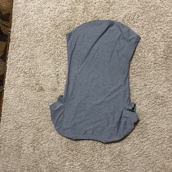 Workout t-shirt. Super soft and light weight. Size small. Light gray - Picture 2 of 2